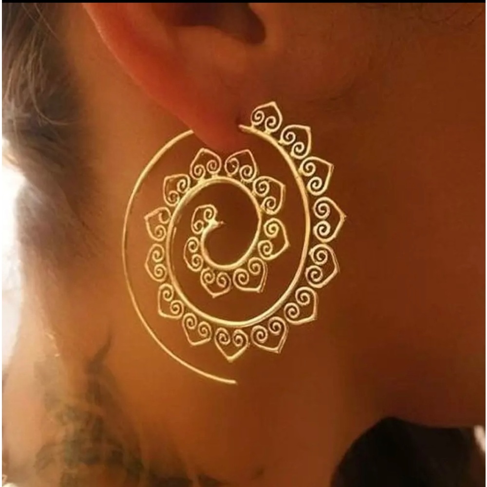Gold Color Metal Earrings Hollow Out Bohemian Style